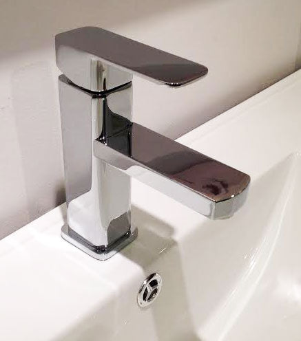 Single Lever Vanity Faucet 5.75"x7"H 